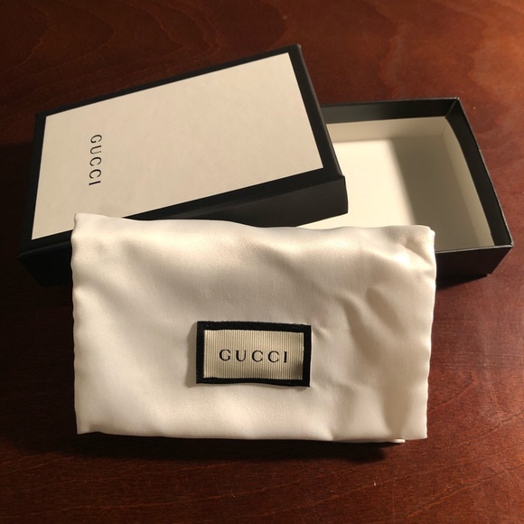 Gucci Monogram Card Holder - Picture 4 of 6